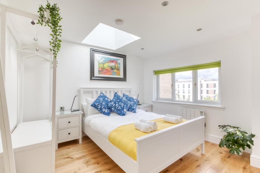 Central Bright 3 Bed Flat With Pool & Parking Edimburgo Exterior foto