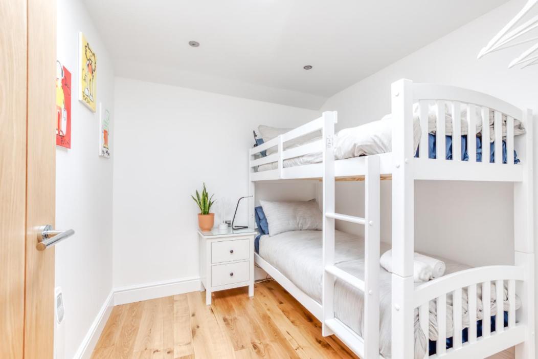 Central Bright 3 Bed Flat With Pool & Parking Edimburgo Exterior foto