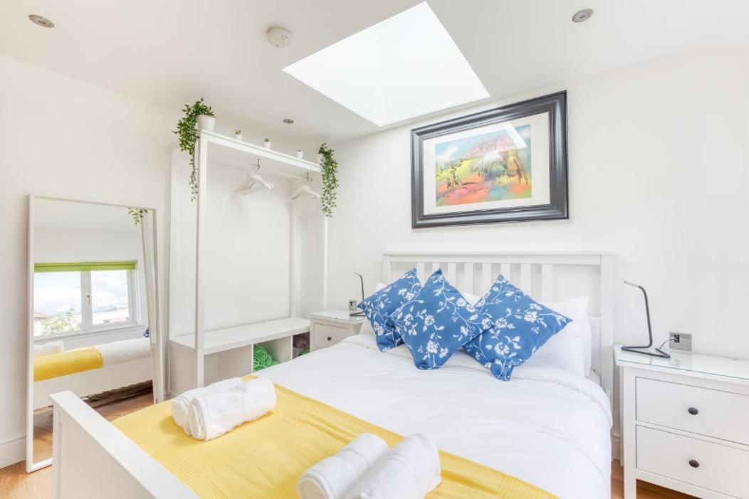 Central Bright 3 Bed Flat With Pool & Parking Edimburgo Exterior foto